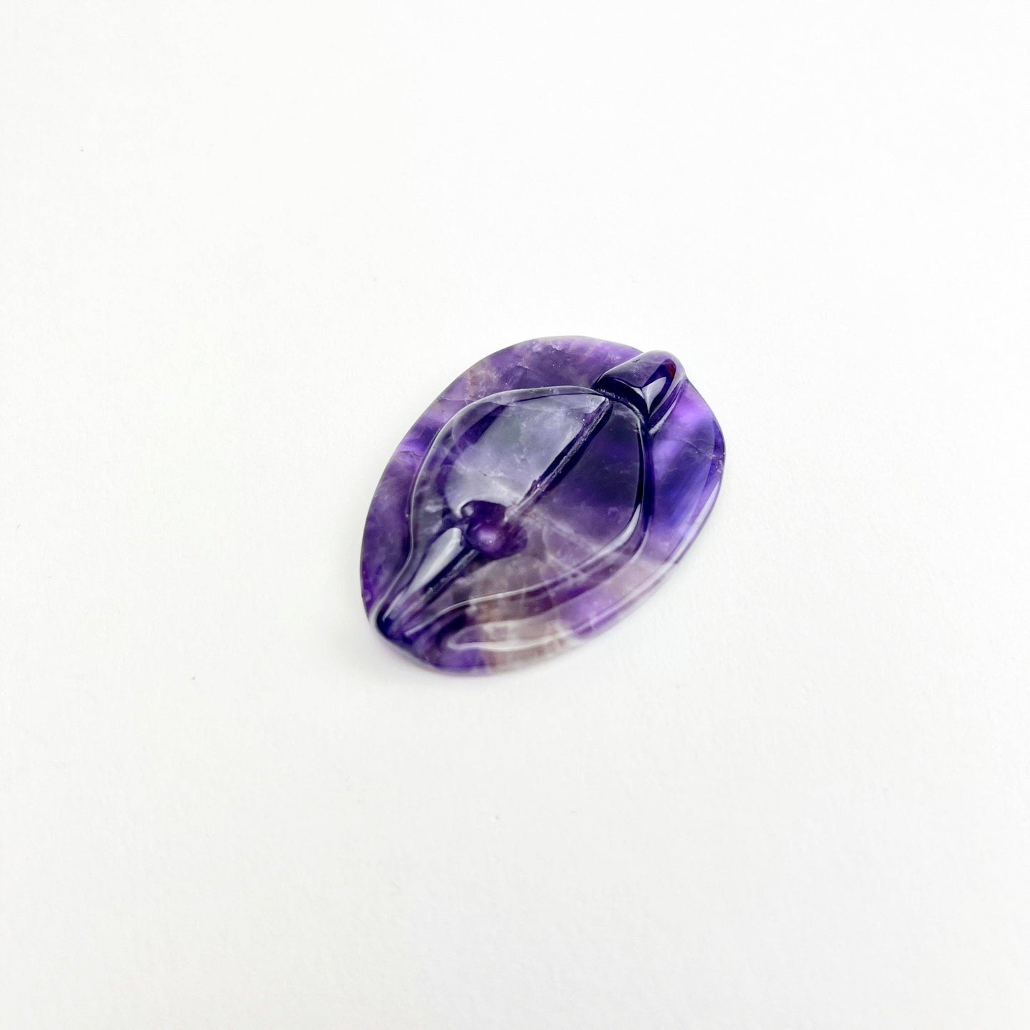 Vulva Worry Stone | Amethyst