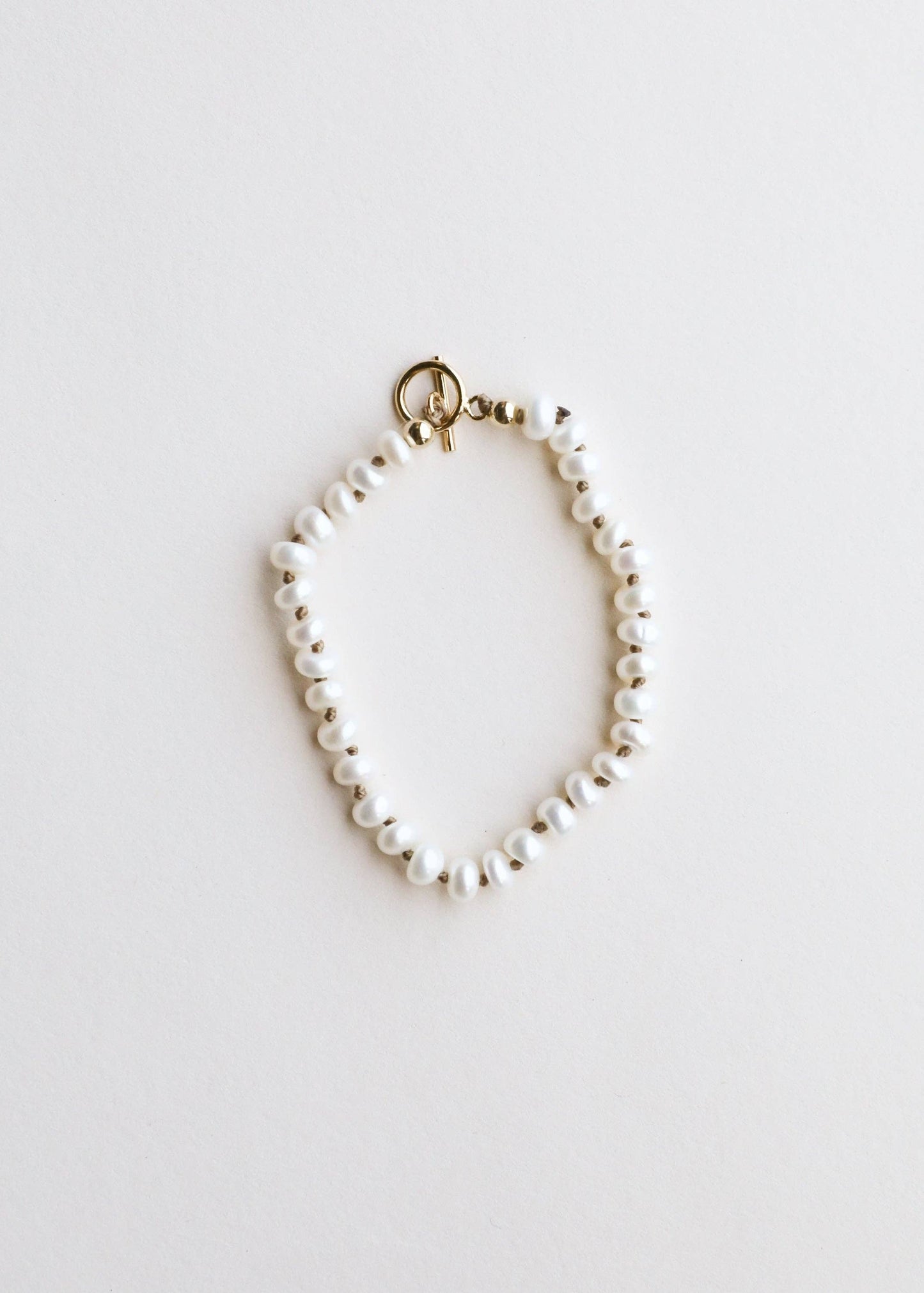 A classic real Pearl bracelet 