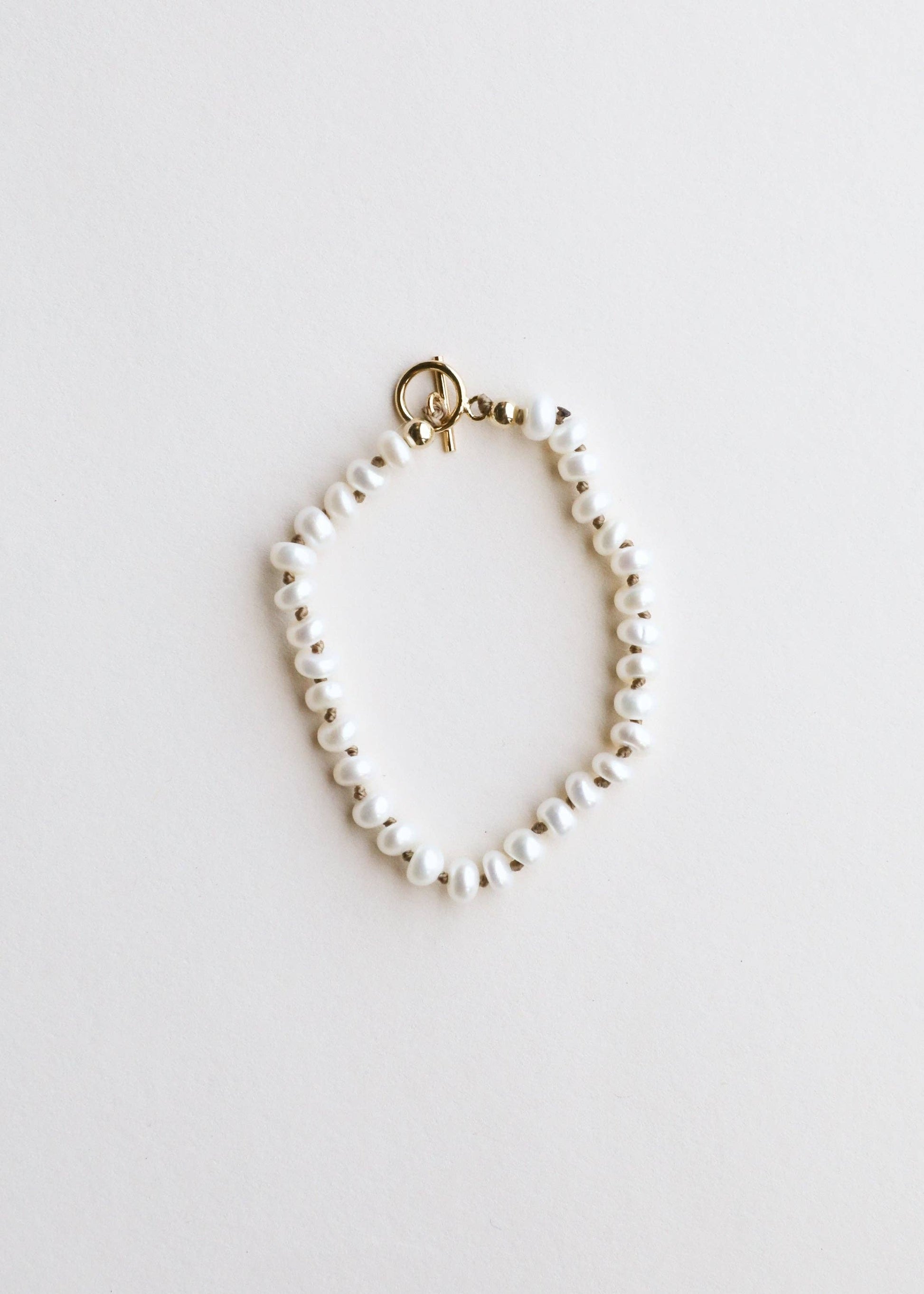 A classic real Pearl bracelet 