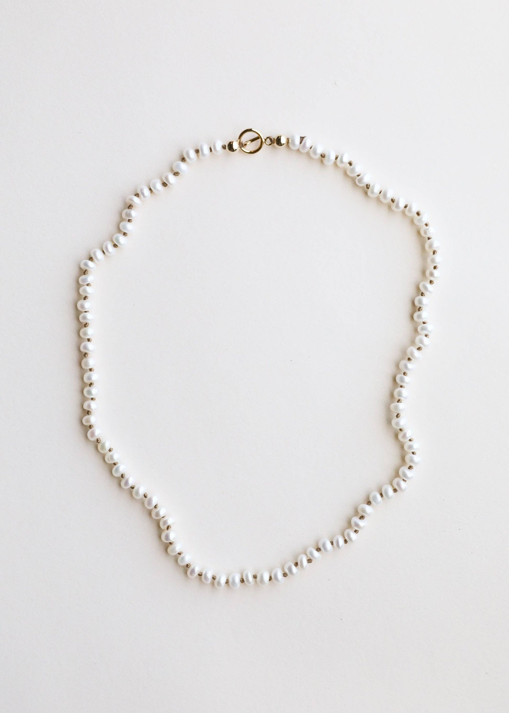 Water fresh Pearl 16 inch necklace.