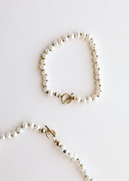 Freshwater pearl bracelet for adults.