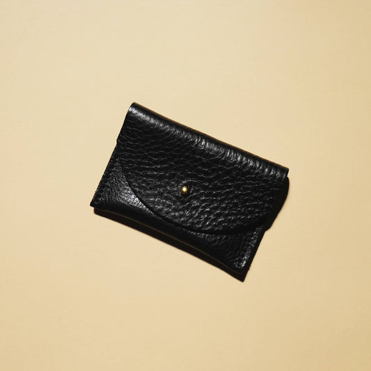 Aesthetic black leather cardholder.