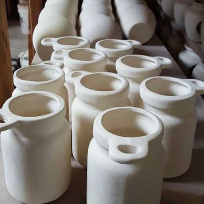 White ceramic stores for sinus salt.